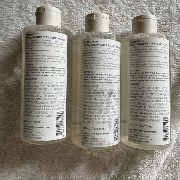 Mamonde Lipid Balance Cleansing Water Makeup Remover - Picture 2 of 6